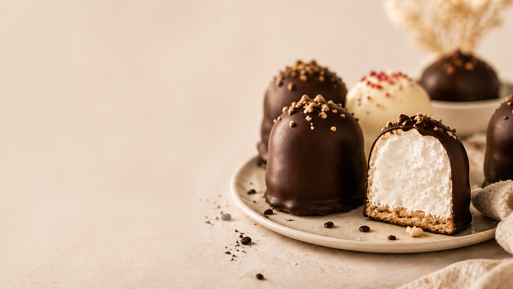 Flødeboller på tallerken